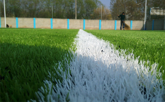 足球场人工草上施工流程